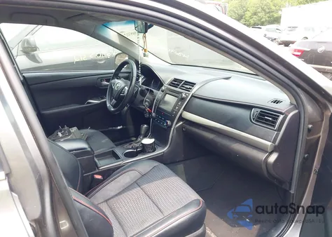 2015 Toyota Camry Se z USA, uszkodzony, nr VIN 4T1BF1FK7FU079301